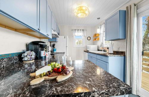 Oceanside Cottage -3BDR 2BA-Walk to Beach! - Foto 20