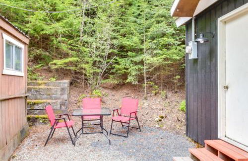 Hike and Fish Mountain Getaway in Avery! - Foto 19