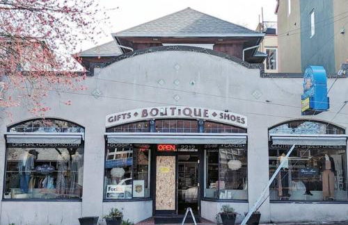 Walker's Paradise 1 with 2 free parking lots - Foto 28