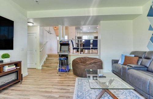 FlightDeck HotTub Fireplace NearAirport FamilyHome - Foto 8