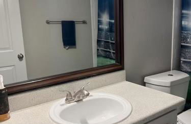 Sports Fan Getaway less than 2mi to AT&T Stadium Pool and Gym! - Foto 15