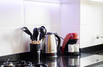 Aconchego e privacidade para sua família com 2 quartos, sala e cozinha integrados e sacada com churrasqueira - Foto 46