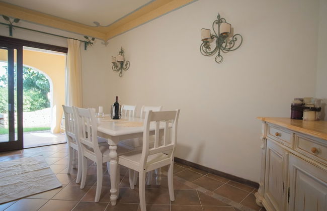 Beautiful Il Giardino Degli Oleandri 1 Bedroom Sleep 4, Plus Extra Child - Photo 16