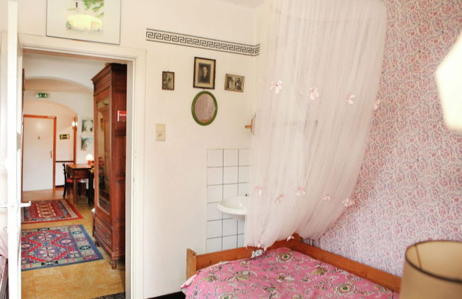 Spacious 11-bed Family Retreat - Photo 5