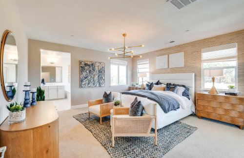 Elegant and Spacious Retreat with Yard in Woodland! - Foto 16