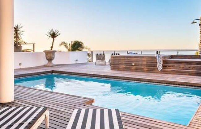 Immaculate Camps Bay Villa w Jacuzzi Views Pool Villa Grenache - Photo 33