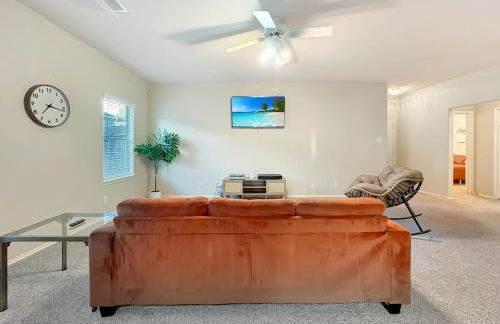3BR Home in Home - Near Bush Airport & Houston - Foto 6
