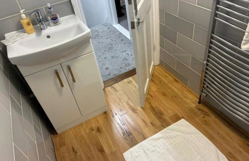 By-the-Beach, Sea view 2 bedroom Loft Studio Apartment & Free Parking - Foto 19