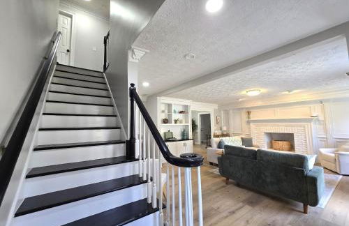 Cozy 5BR Family Retreat Firepit Games Patio - Foto 8