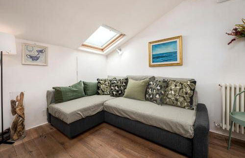 049 - Attico ELEGANTE, 10 minuti a piedi da MARE e SPIAGGIA - POSTO AUTO PRIVATO GRATIS - Foto 18