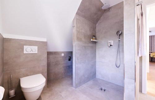 Xzllenz - 4 Schlafzimmer, Zentral, Parken, U-Bahn, 2 Bäder, 4 Smart-TV, optional Einzelbett - Foto 14