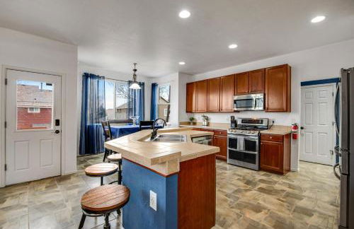 5 bed 4 bath and Pet friendly - Photo 17