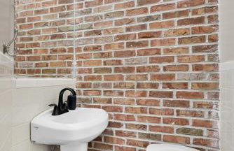 Luxury 4-BR with Free Parking in Heart of DC - Steps to Metro - Photo 50