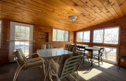 Embrace Nature in this Breathtaking Cottage in Portage Lake, Maine - Foto 18