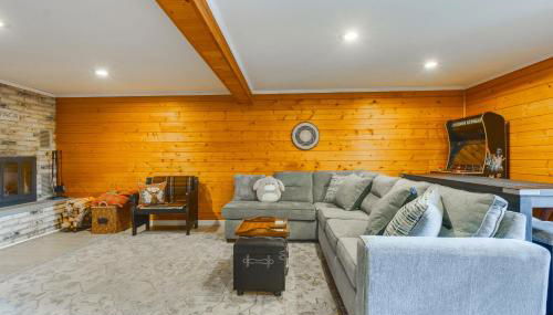 Antiquing and Fishing Riverfront Waupaca Home! - Foto 4