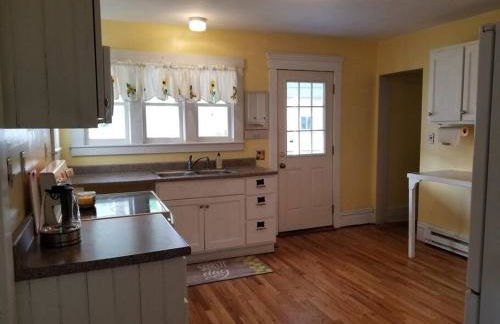 BaseCampWV-Durbin. Spacious 4 bedroom house w/yard - Foto 26