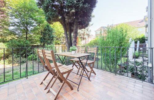 Tolstov Apartments - 3 Room Apartments - Kitchen - Balcony - 5 min to Messe DUS - Foto 21