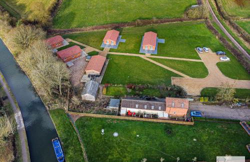 Cozy Luxury Cabin Retreat with Superking Bed - Foto 3