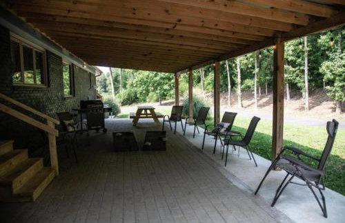 Southern Comfort Retreat with a private hot tub - Foto 15