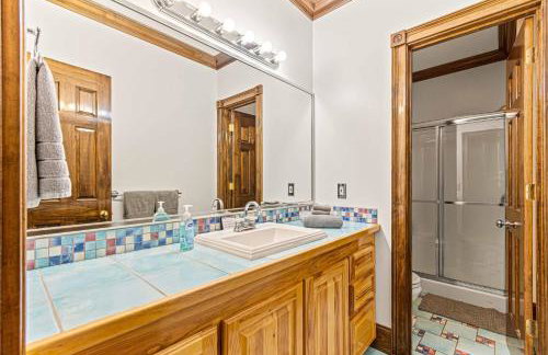 Luxury Getaway Home with Panoramic Views, Pool & Hot Tub! - Foto 29