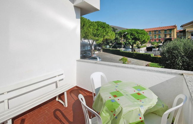 Holiday Flat With Balcony in Ceriale - Foto 13