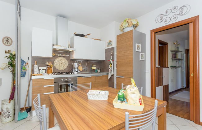 Cozy Apartment With Large Garden - Photo 5