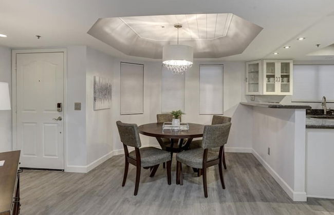 Executive 2 Bdrm Condo in the Heart of Biltmore! - Foto 22