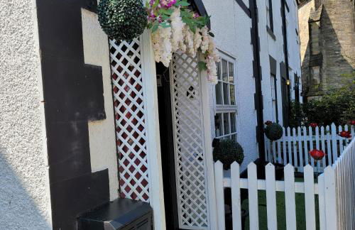 8 Opera Suites, Llangollen - Photo 3