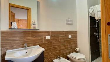 Flyhouse PARCHEGGIO AUTO BICI GRATUITO - Foto 3