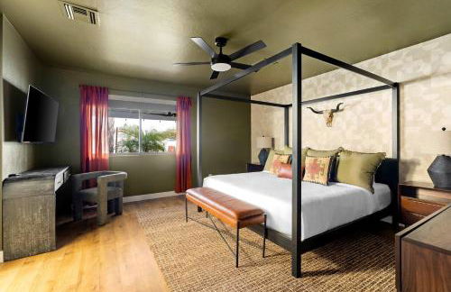 Sleeps 18 Private Pool & Hot Tub Playground - Photo 20