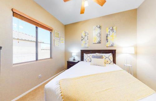 Snowbird-friendly home with fast WiFi, central AC, and private pool - Foto 16