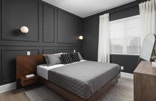 Condo with Free Parking, 3 mi Downtown & Stadium, by Coffee - Foto 3