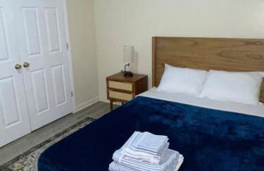 Cozy 2 Bedrooms 1and half Bathrooms Near Prudential with Parking Entire Apartment - Foto 25
