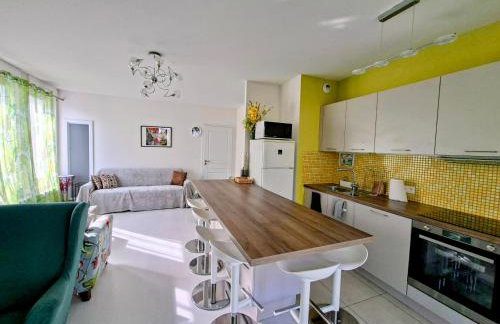 Sahar's Home - Photo 3