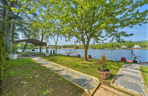 Lake Luzerne Home with Fire Pit on Hudson River - Foto 11