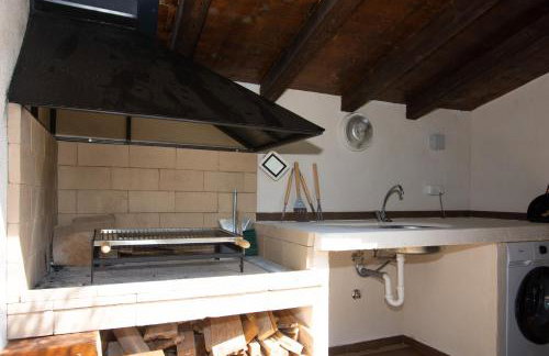 Capesanta atraktivna kamena kučica - Foto 24