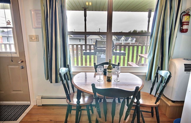 Cavendish Bosom Buddies Cottage Resort - Photo 5