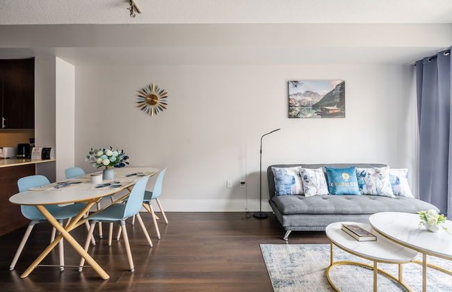 Beautiful Condos In the Heart of Downtown - Foto 19