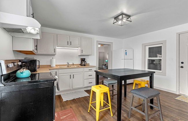 Small Town Retreat- 5br- Movie Theater Room - Foto 5