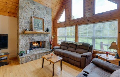 Hiawassee Riverfront Cabin 7 Mi to Lake Chatuge! - Foto 1