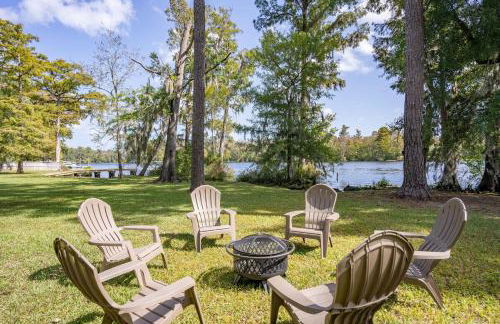 Waterfront Treehouse on the Cape Fear with Dock - Foto 8