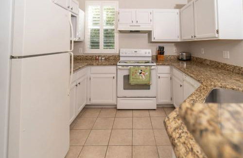 Magical Themed 3BR Townhouse Near the Parks - Foto 41