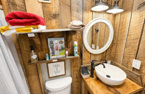 Resort- Indoor Pool, Hottub, Sauna, Gameroom - Cozy Studio-Near Slopes and Oz - Foto 13