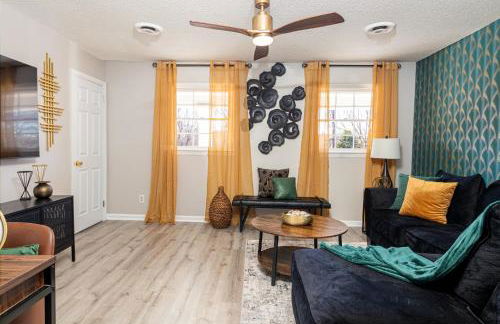 Family friendly & 5-mins to downtown Graham - Foto 7