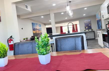 Private Home - Heated Pool, Billiards, Darts, Foosball, Fireplace, 5 Smart TVs, BBQ, Cotton Bedding - The Saguaro Sanctuary, Pool Heat Optional - Foto 22