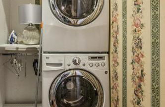 Elegant Loft-style Retreat in Old Firehouse Alley - Foto 21