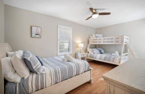 Salt Life Retreat Unit A-2BR/2BA, Heart of Margate - Foto 19