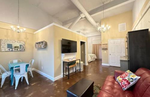 Haven at Hazel~Downtown Bungalow - Foto 3