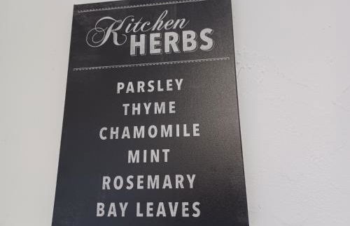 Ehemalige Bibliothek Apartment für 2 mit Küche Kamin Netflix Parken und Hofladen - Foto 17