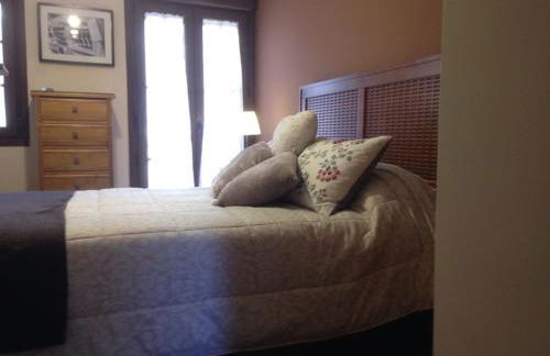 La plazuela Navaluenga - Photo 11